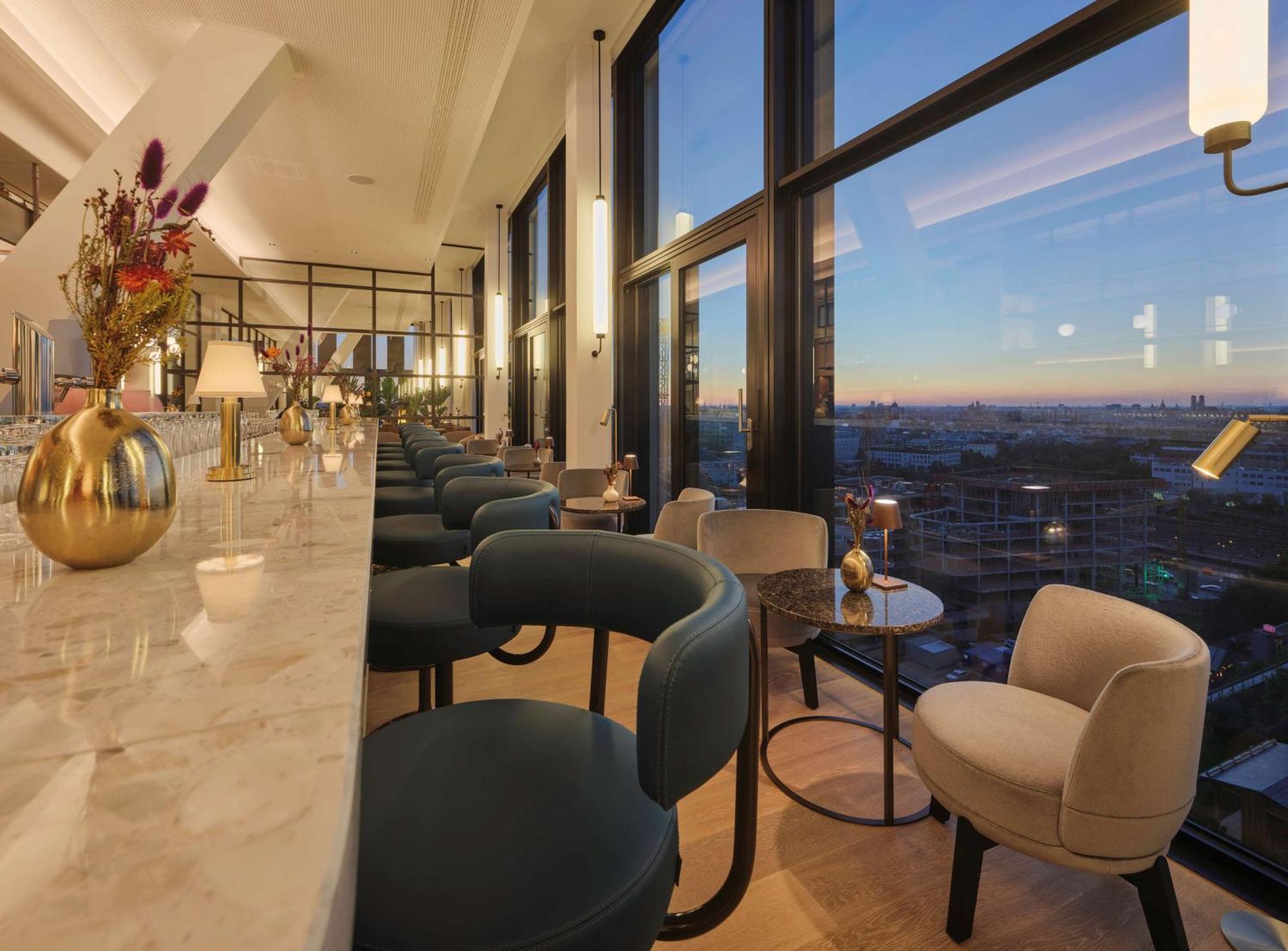 Adina Apartment Hotel Мюнхен Экстерьер фото