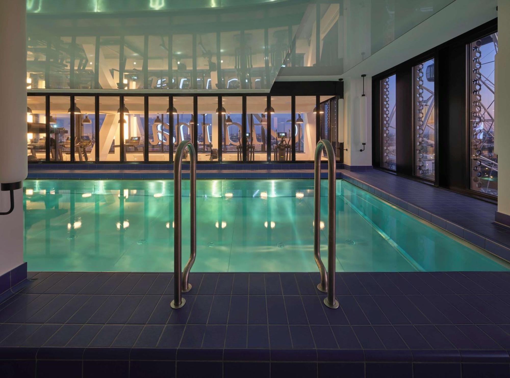 Adina Apartment Hotel Мюнхен Экстерьер фото