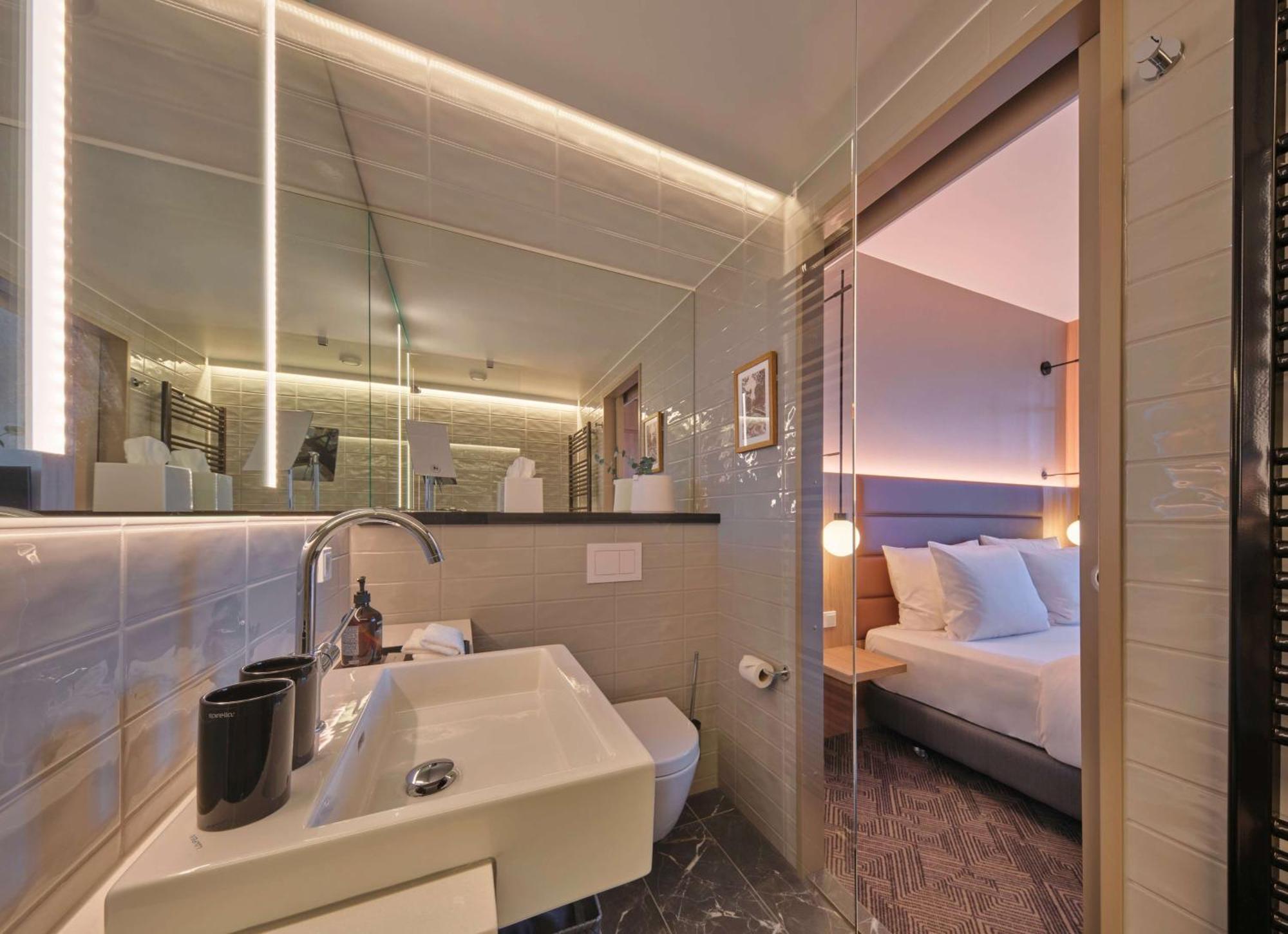 Adina Apartment Hotel Мюнхен Экстерьер фото