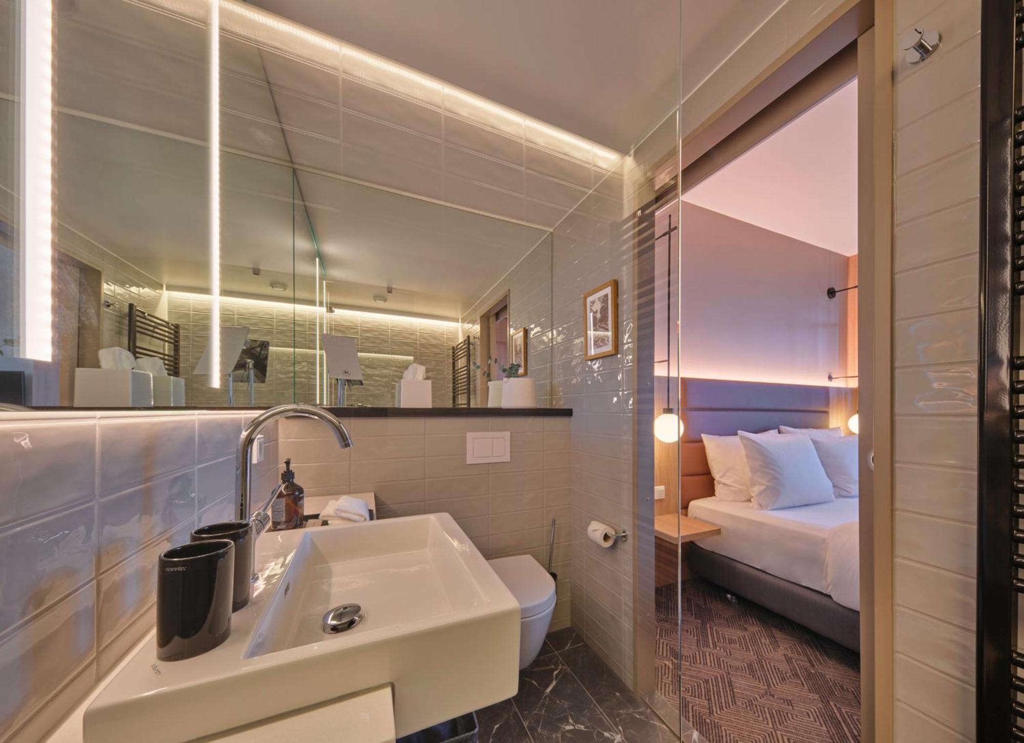 Adina Apartment Hotel Мюнхен Экстерьер фото